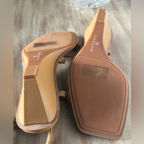 Strapy Neutral Wedge Shoes 8M - Picture 7 of 10